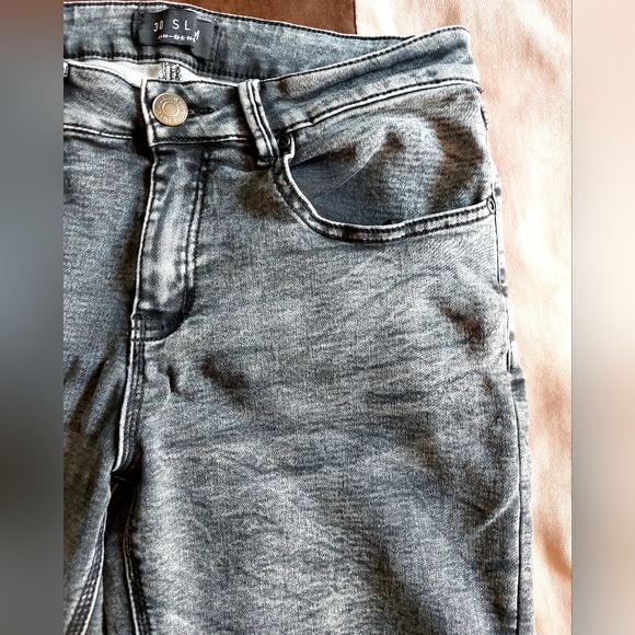 Men's light wash denim shorts - Picture 2 of 5